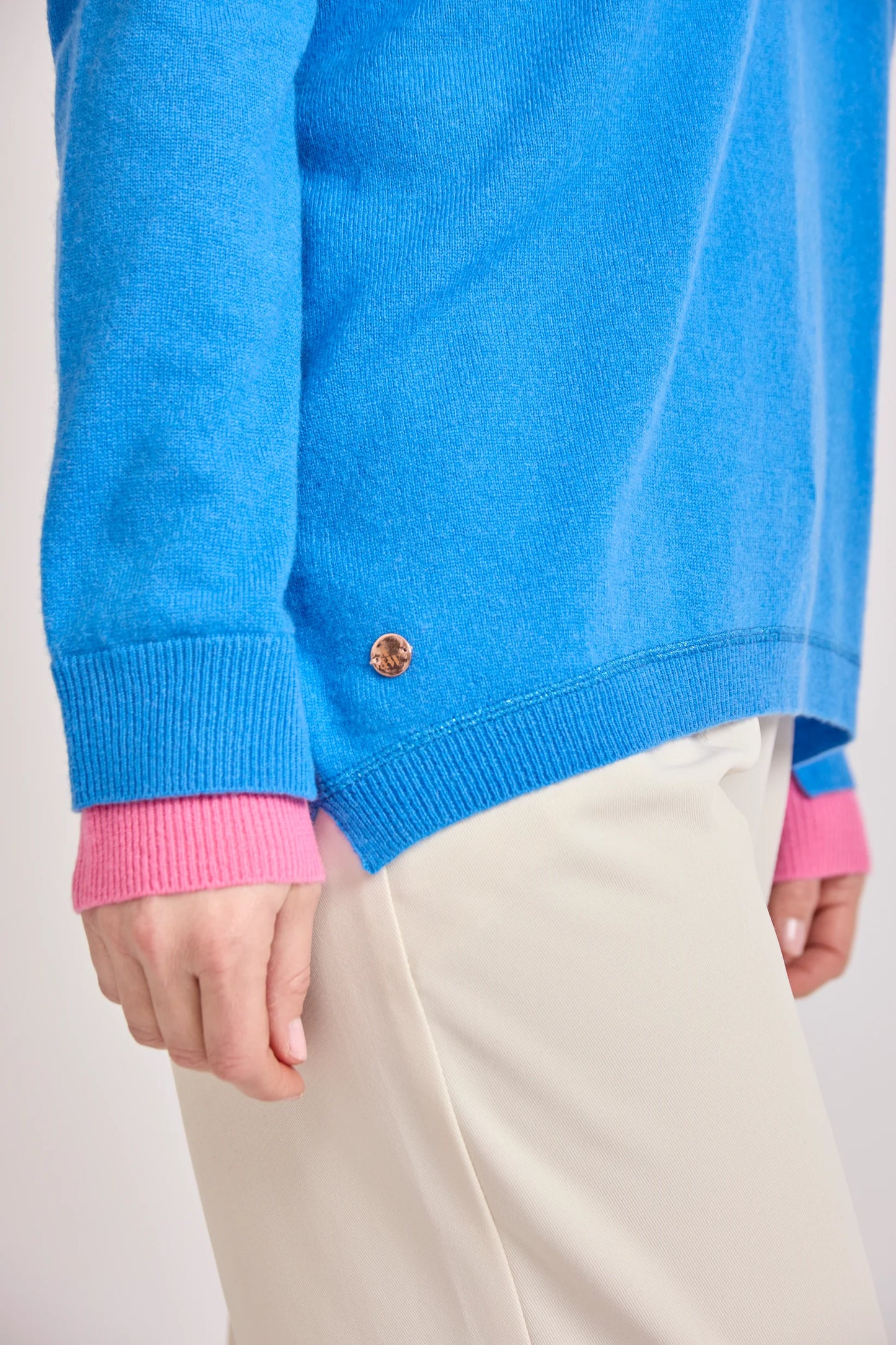 Sofia boyfriend v-neck jumper with double cuff